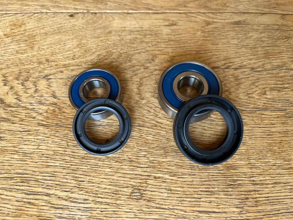 Jeu de roulements et joints spy roue arrière Yamaha TY250 59N