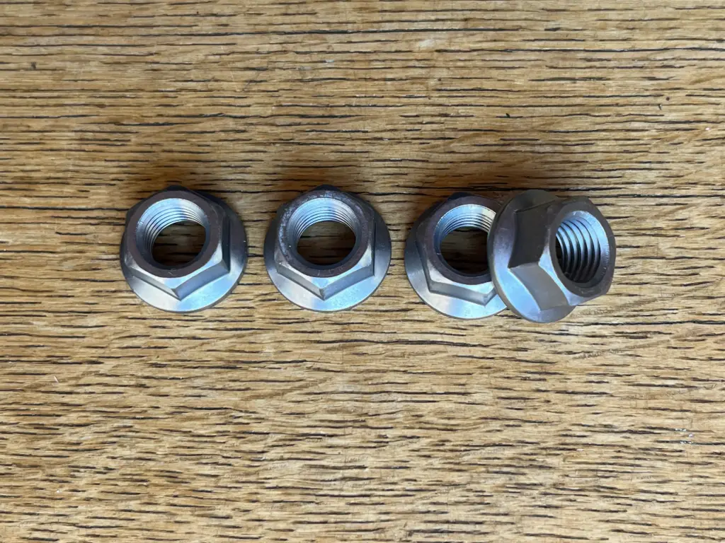 Kit de 4 écrous d’embase cylindre Yamaha TY250 59N