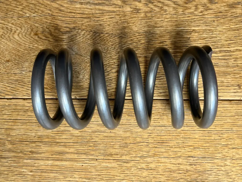 Ressort d’amortisseur renforcé (adaptable) pour amortisseur Öhlins