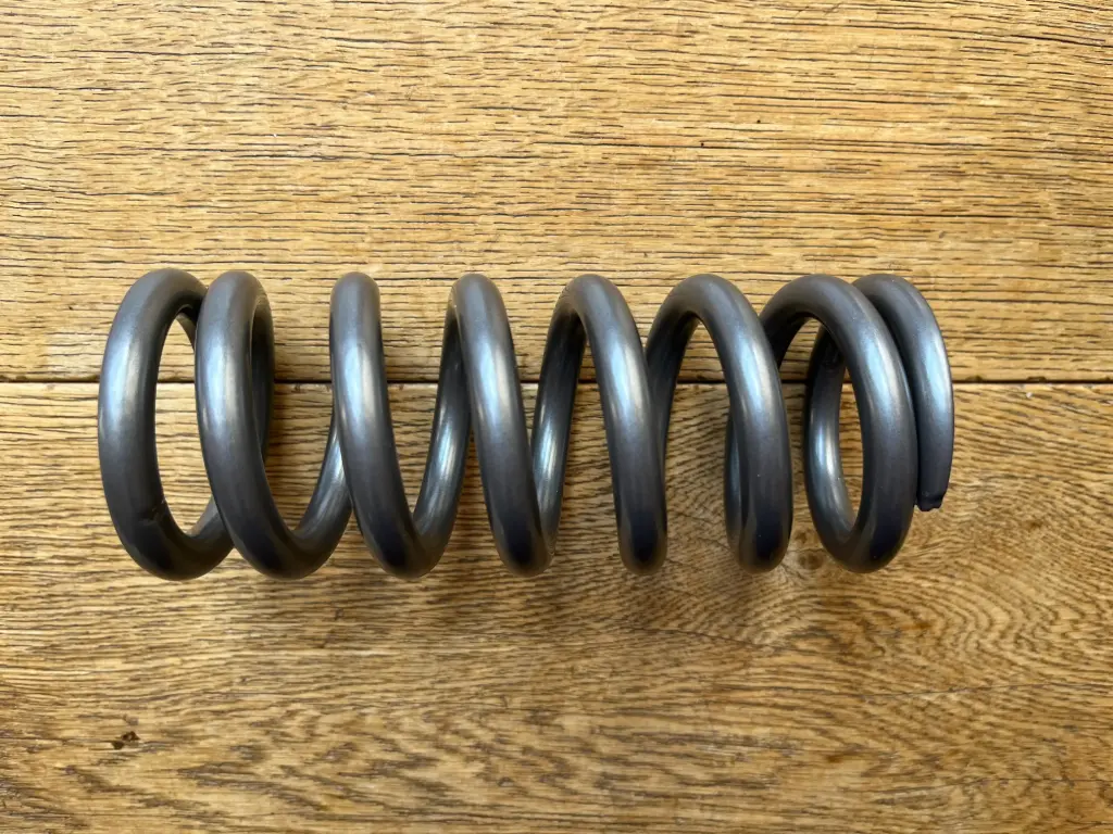 Ressort d’amortisseur renforcé (adaptable) pour amortisseur Reiger 