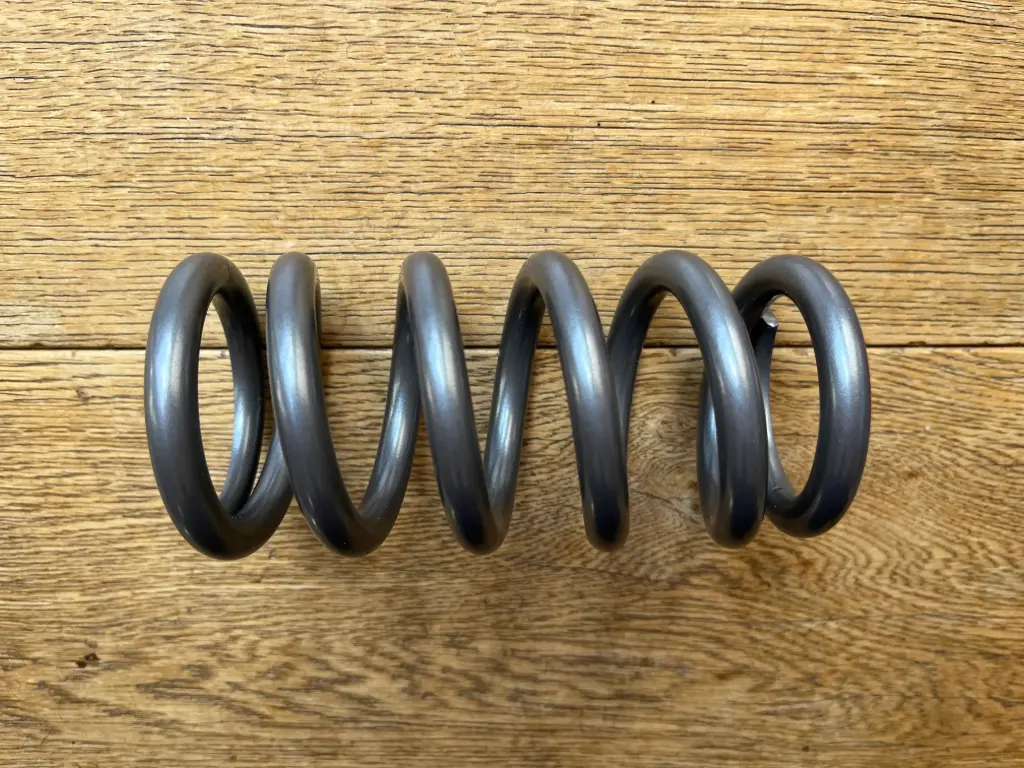 Ressort d'amortisseur renforcé (adaptable) pour amortisseur  Sachs / R16V