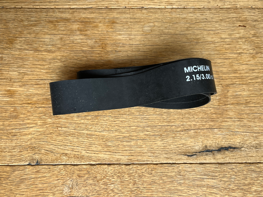 Caoutchouc de fond de jante arrière Michelin